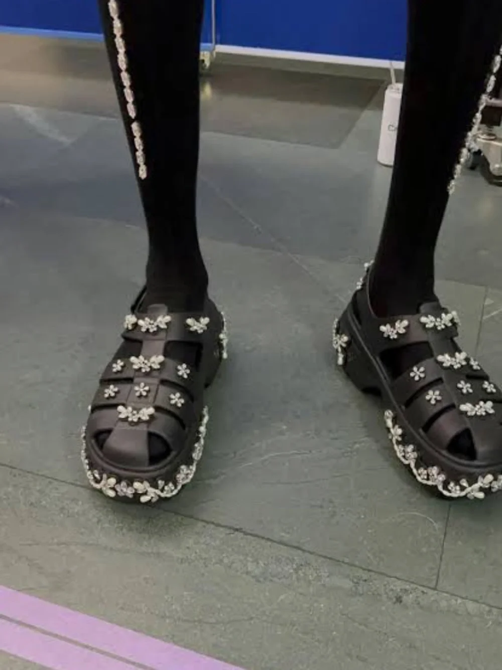Simone Rocha Fisherman Crocs - Picture 2 of 7